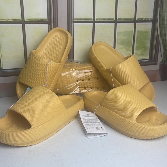 Mesh Beach Shoes Comfy Anti-Slip Pillow Slides - Picture 3 of 4